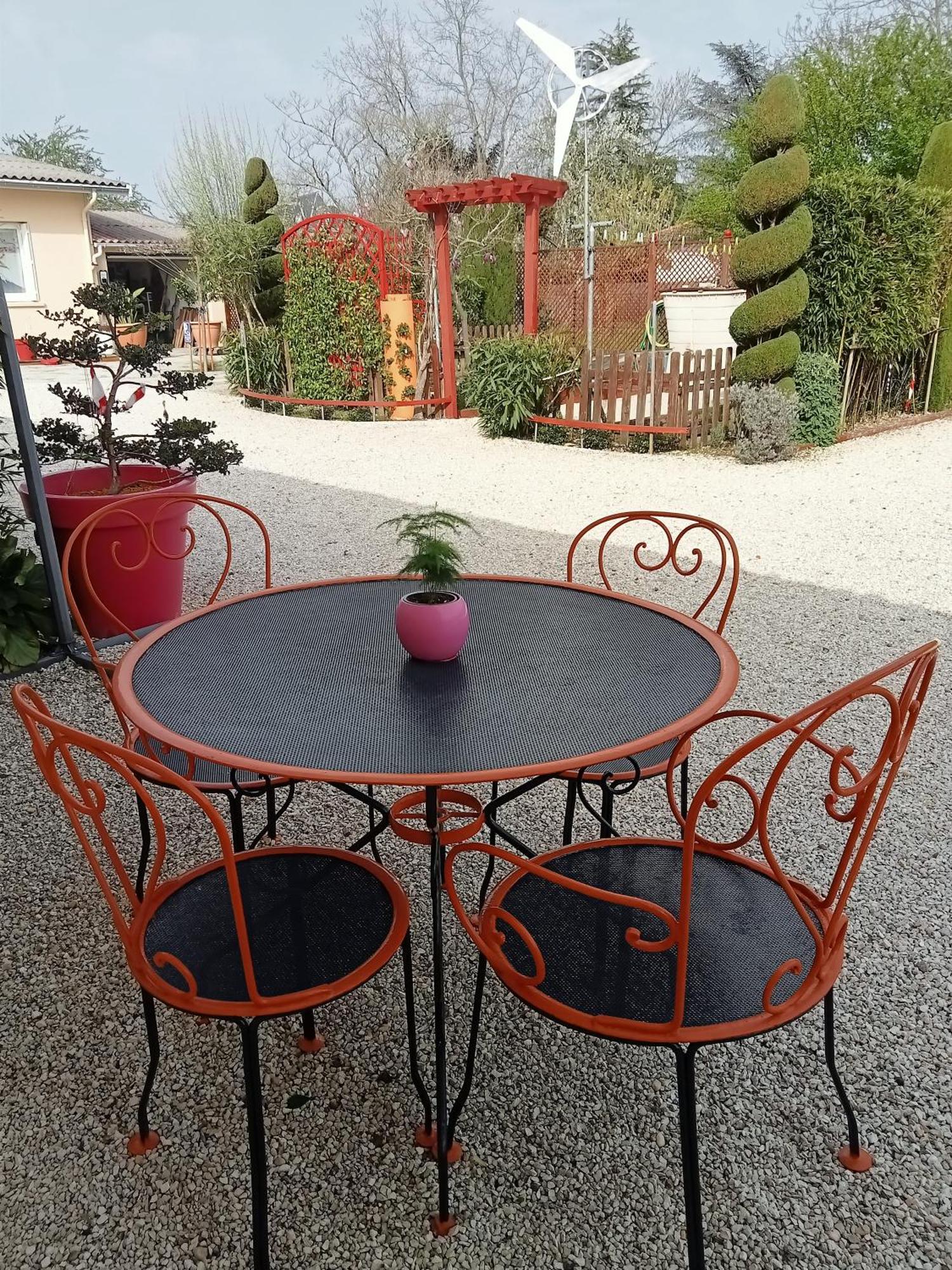 Une Pause Quelque Part Au Jardin Des Erables Et Des Niwakis Saint-Medard-de-Guizieres Eksteriør bilde