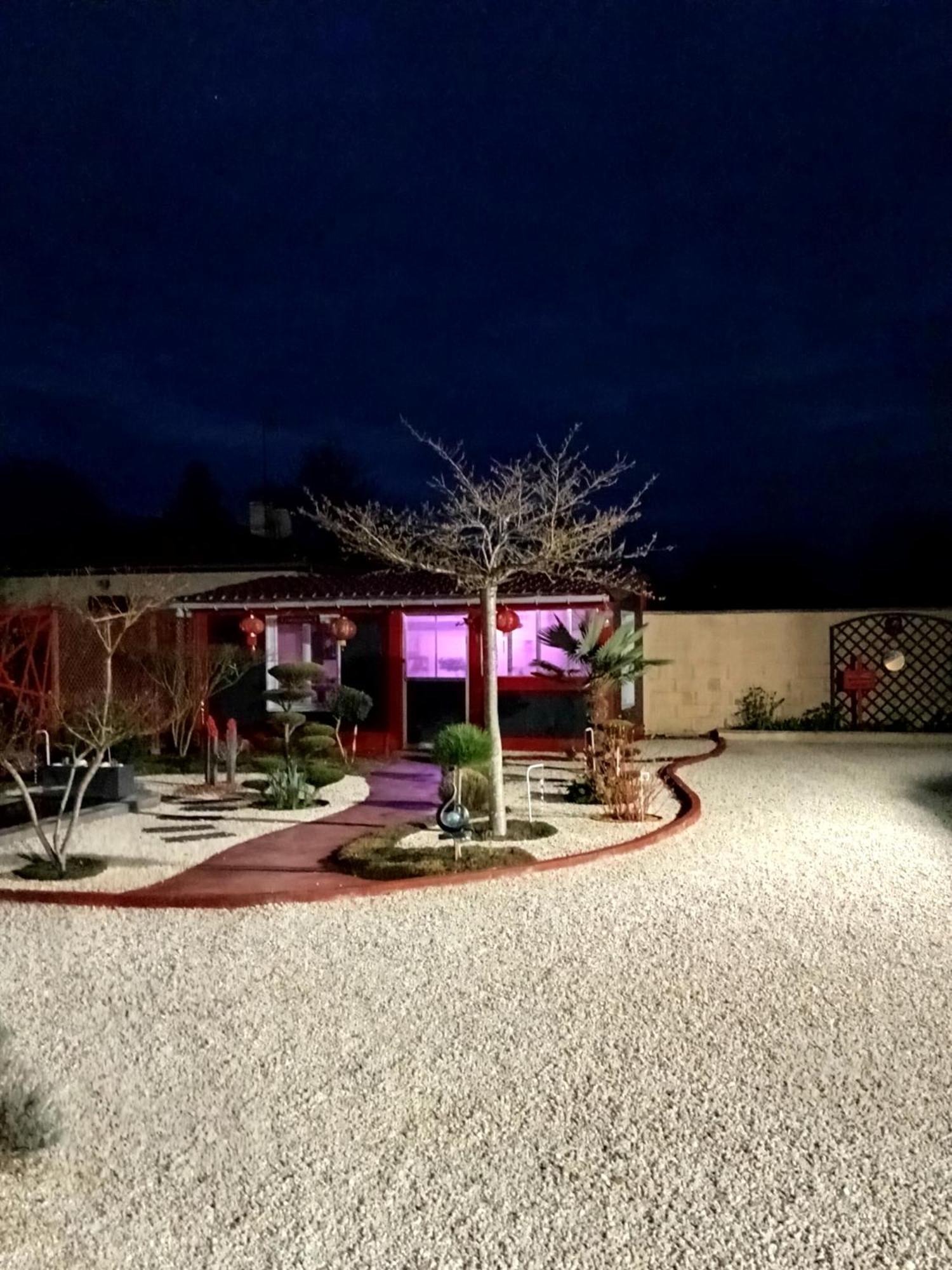 Une Pause Quelque Part Au Jardin Des Erables Et Des Niwakis Saint-Medard-de-Guizieres Eksteriør bilde